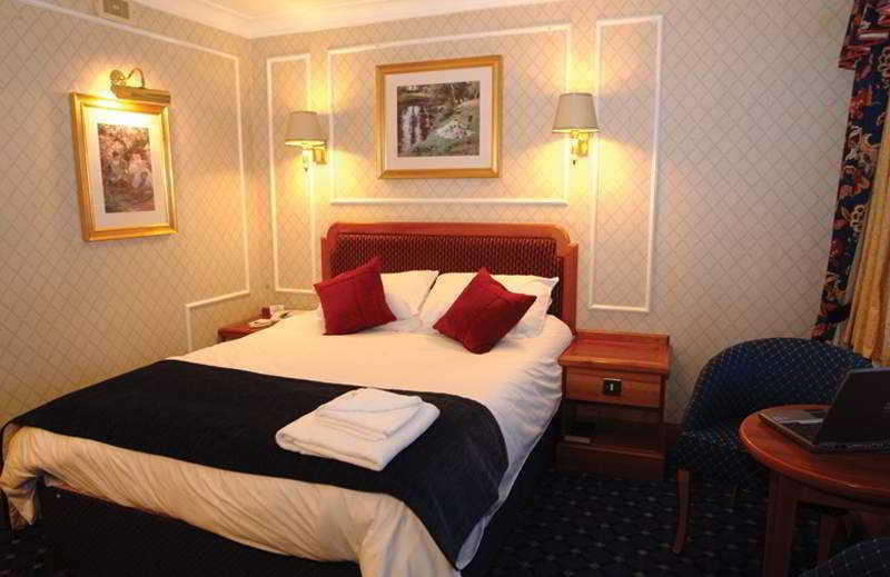 Leonardo Hotel Inverness - Formerly Jurys Inn Екстер'єр фото